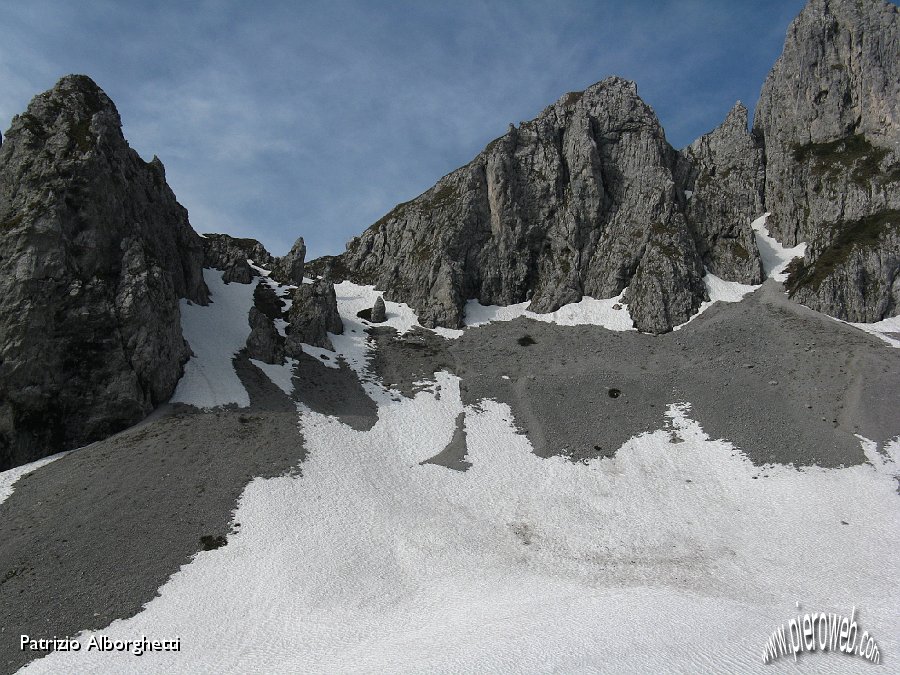 05-Creste e ghiaioni del Corzene.JPG